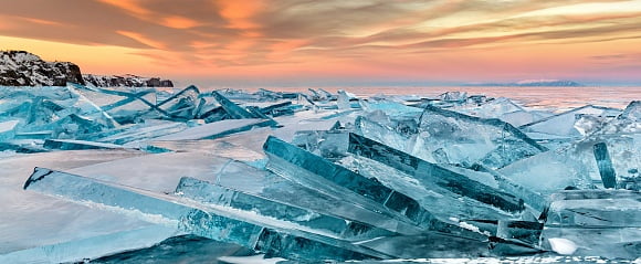 Байкальский лёд на закате